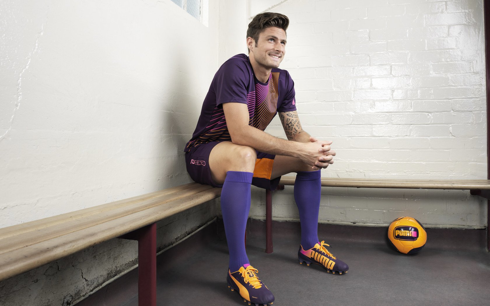 斯图加特球员全力以赴，取得重要三分，斯图加特主场叫什么